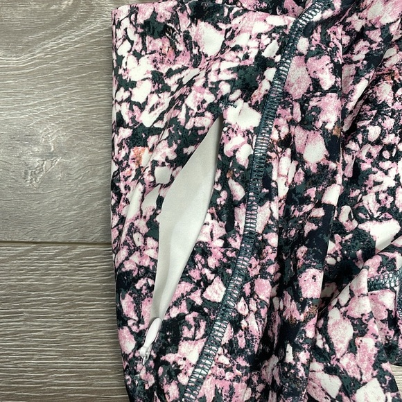 NWT FLX Ascent 7/8 Legging High Rise Lilac Mosaic Print XS - Picture 14 of 15